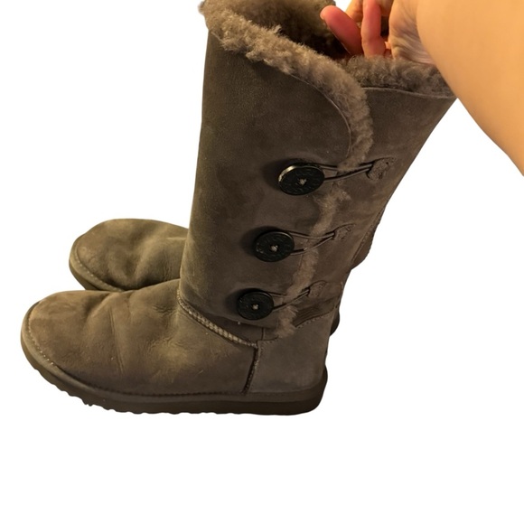 UGG Women's Bailey Button Triplet Tall Charcoal Grey Suede Boots 1873 Sz 8 - Picture 3 of 6